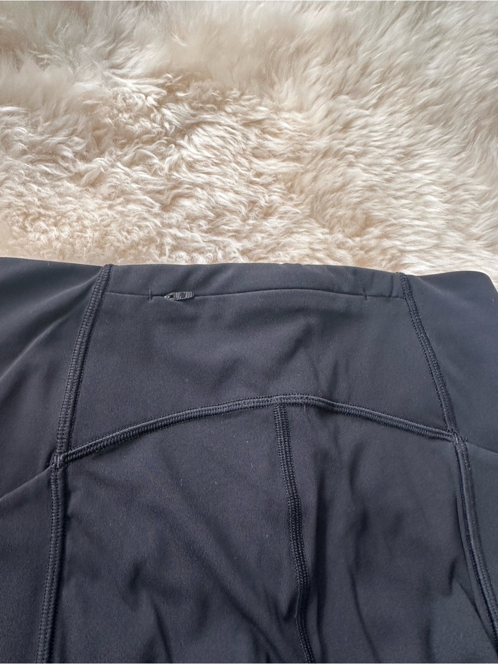 Lululemon Full Length Leggings with Mesh Panels - Black - Size 4 - Picture 8 of 8